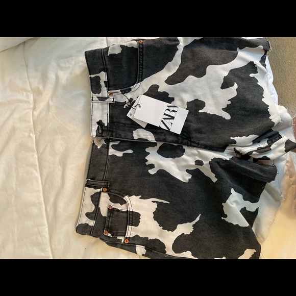 Zara cow print shorts - Picture 2 of 4